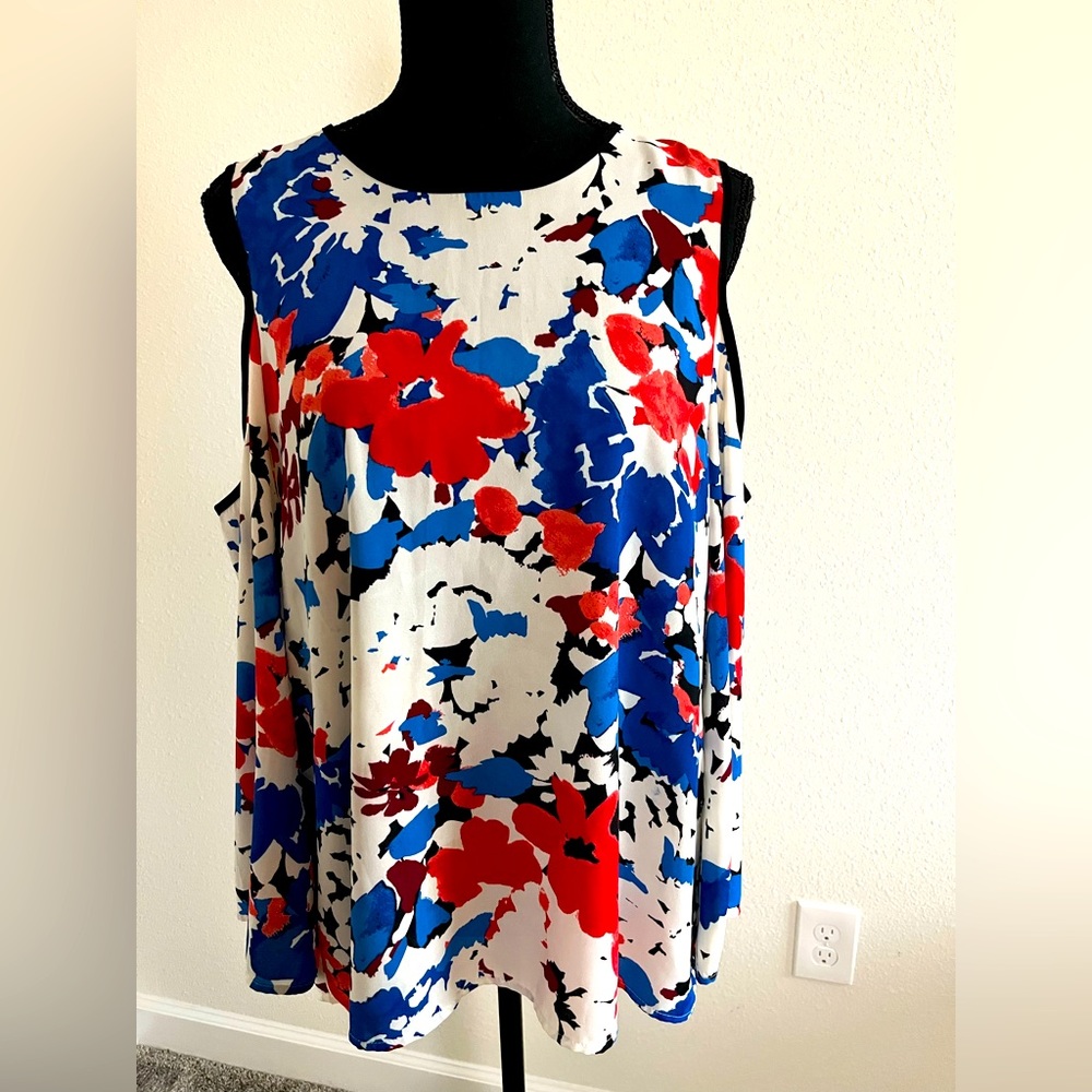 Vince Camuto top size small EUC